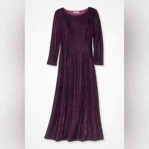 Midi velvet three-quarter sleeve dress in wine